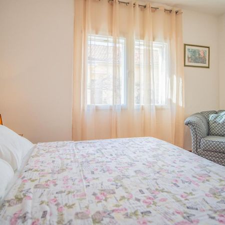 Apartmani Ana Tivat Exteriör bild
